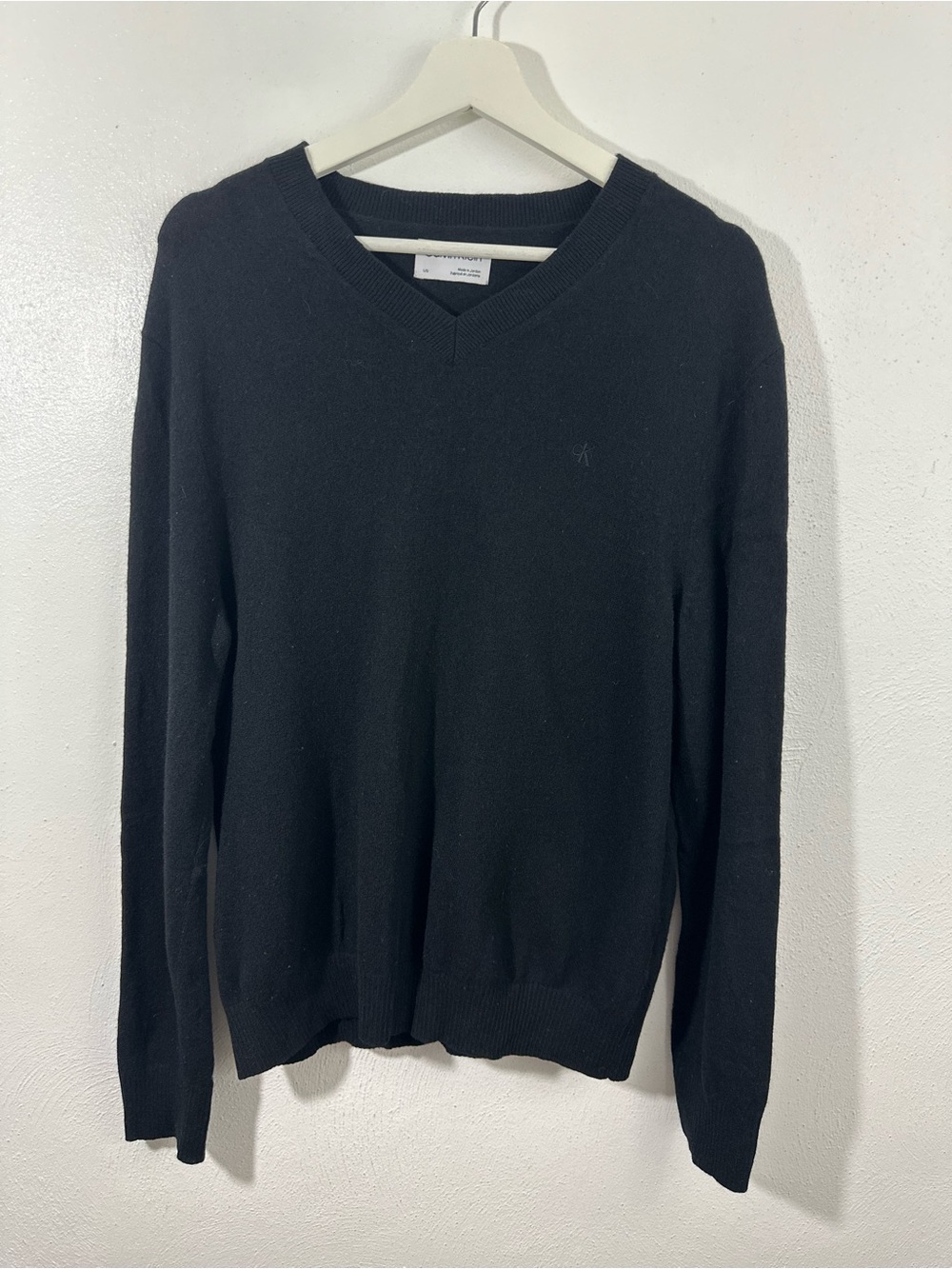 Calvin Klein Men's 100% Wool V-Neck Sweater Size L